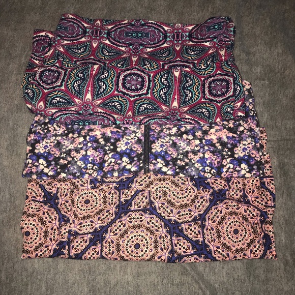 THREE MINI SKIRTS - Picture 1 of 4